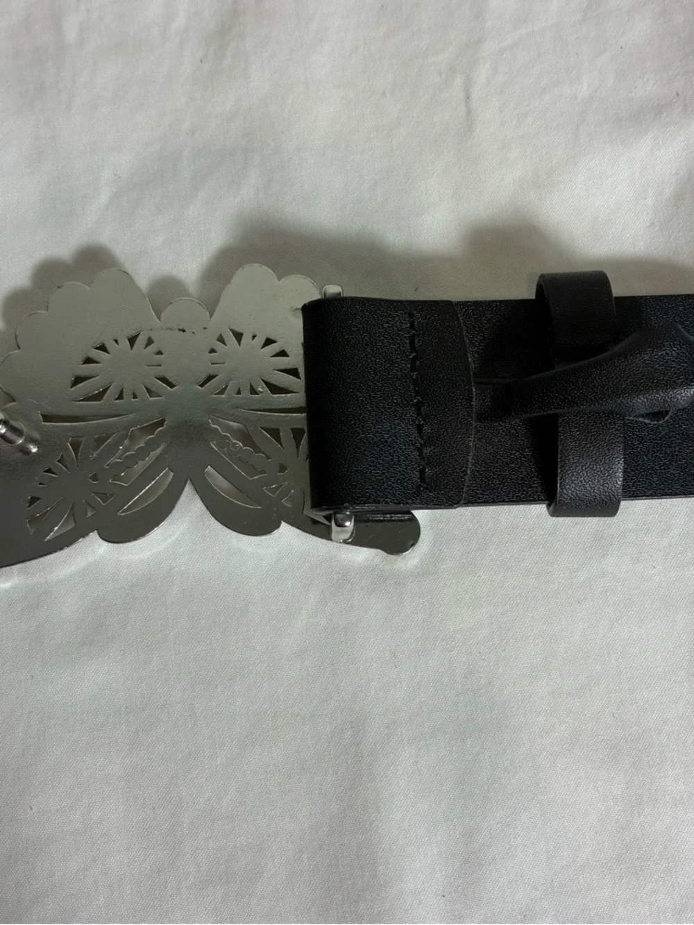 DIVIDED H&M Womens belt Rhinestone Butterfly Buckle Black faux leather 38” Y2K